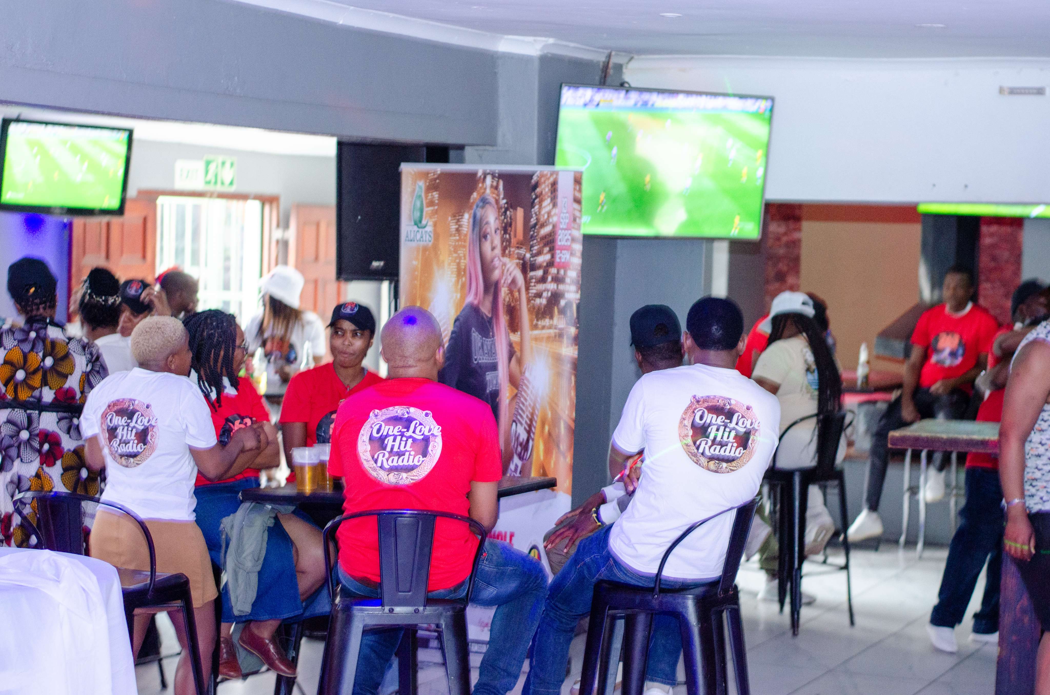 Meet & Mingle Photo 17